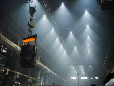 iluminación con lámparas LED en una fundición